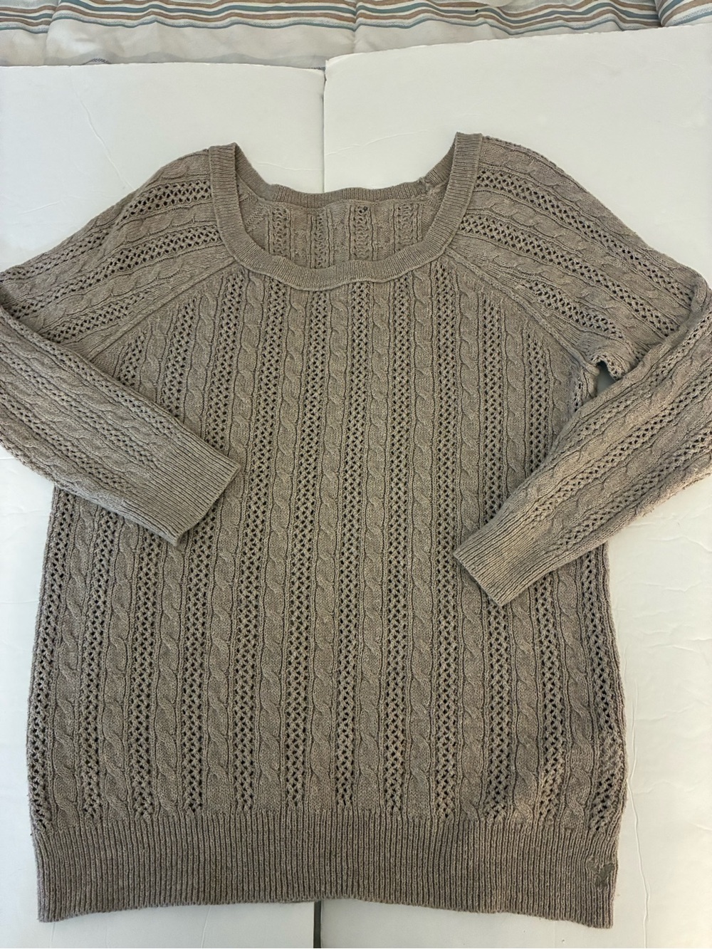 American Eagle Cable Knit Sweater Tan M Y2K Neutral Preppy Stretch Comfy Classic